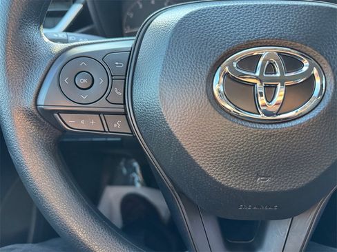 Used 2025 Toyota Corolla LE image 29