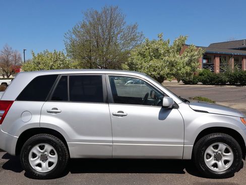 Used 2010 Suzuki Grand Vitara Premium image 3