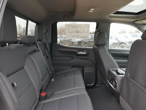 New 2026 GMC Sierra 1500 SLT image 12