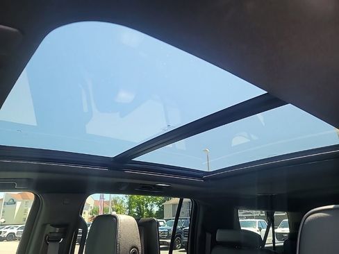 Used 2021 GMC Yukon XL Denali w/ Denali Premium Package RWD image 32