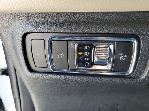 New 2026 Lincoln Corsair Premiere image 14