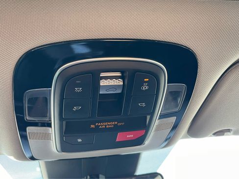 Used 2023 Hyundai Santa Fe SEL w/ Premium Package image 18