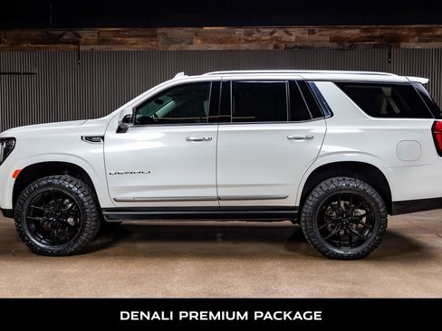 Used 2021 GMC Yukon Denali w/ Denali Premium Package image 6