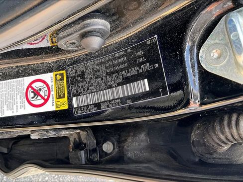 Used 2019 Toyota Highlander XLE image 22