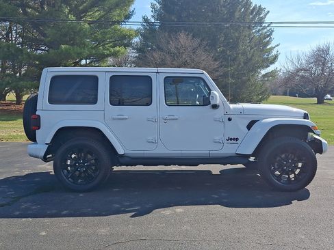 Certified 2022 Jeep Wrangler Unlimited Sahara image 7