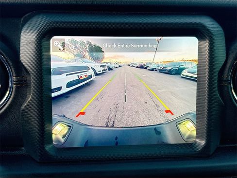 Used 2021 Jeep Gladiator Overland image 15