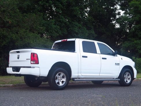 Used 2017 RAM 1500 Express AWD/4WD image 4