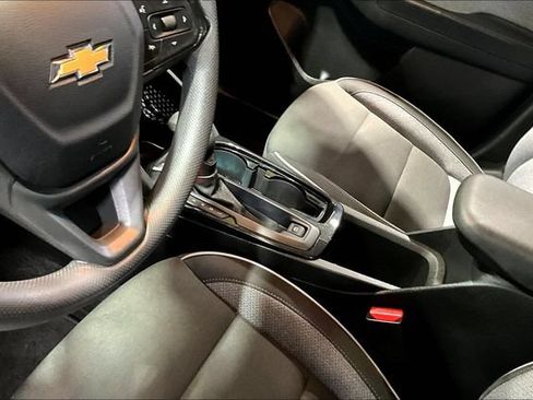 Used 2023 Chevrolet TrailBlazer LT FWD image 17