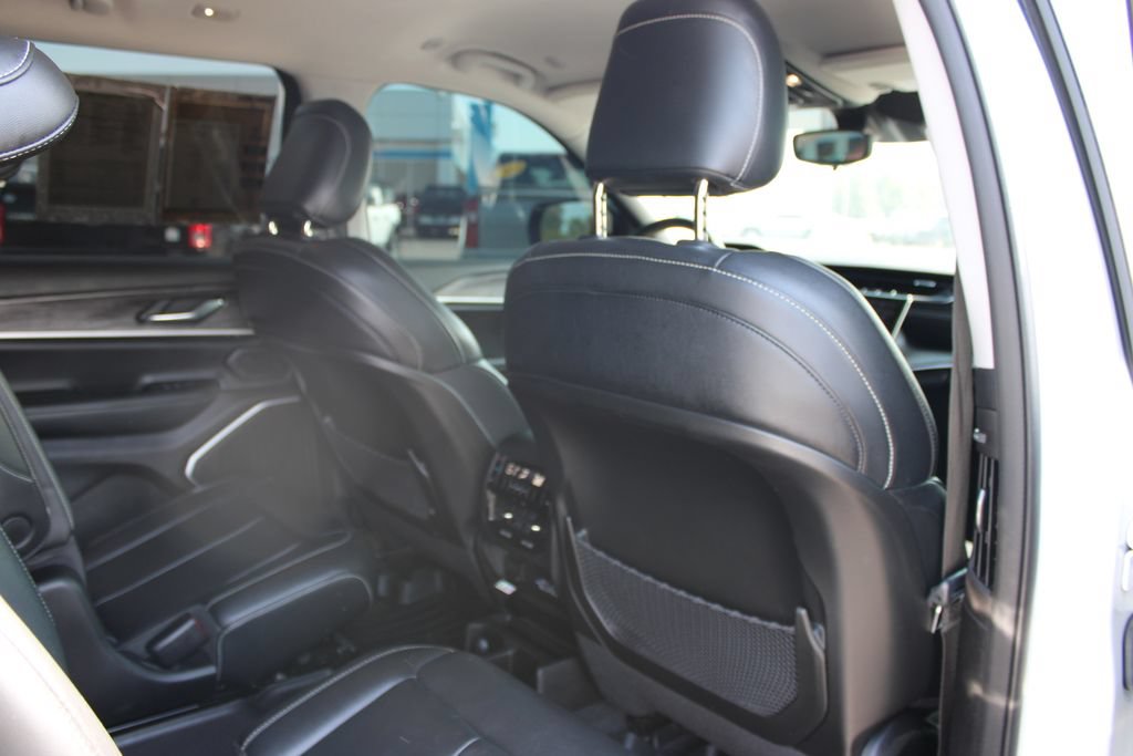 Used 2022 Jeep Grand Cherokee L Limited RWD image 38
