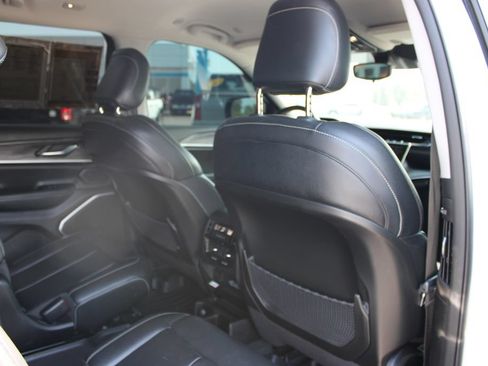 Used 2022 Jeep Grand Cherokee L Limited RWD image 38
