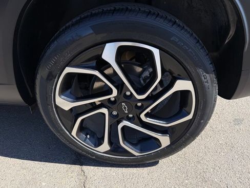 Used 2024 Chevrolet Trax RS FWD image 9