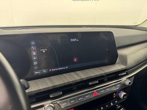 Used 2024 Kia Telluride EX image 17