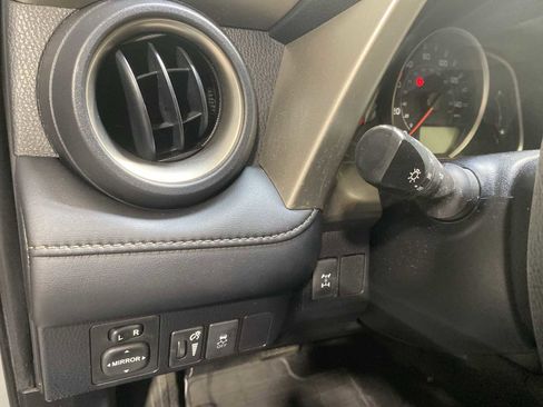 Used 2015 Toyota RAV4 XLE AWD/4WD image 24