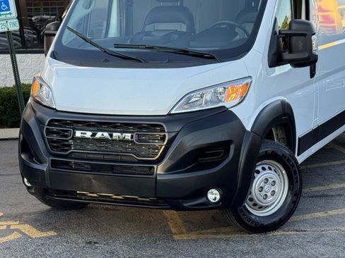 Used 2026 RAM ProMaster 2500 w/ Convenience Group FWD image 3