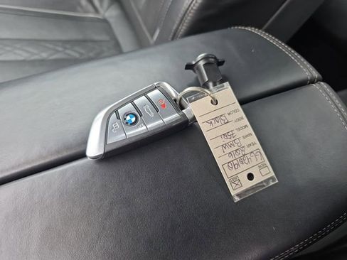 Used 2016 BMW 750i xDrive image 32