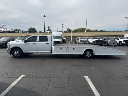 Used 2024 RAM 3500 Tradesman w/ Chrome Appearance Group RWD image 5