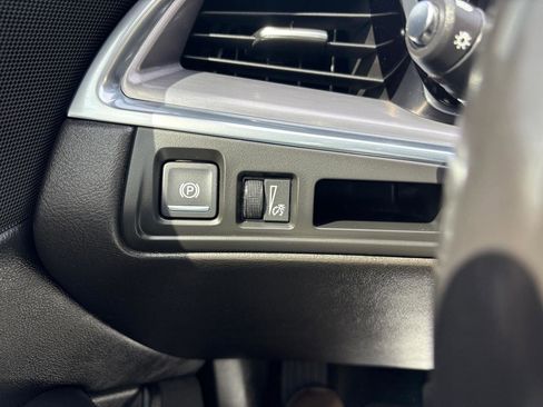 Used 2019 Cadillac XT5 Luxury image 16