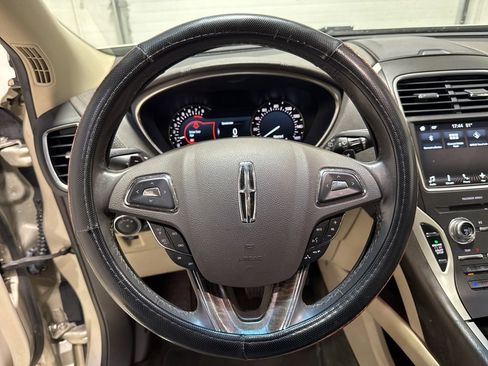 Used 2017 Lincoln MKX Reserve image 23