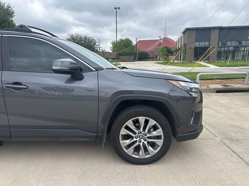 Used 2023 Toyota RAV4 XLE Premium FWD image 11