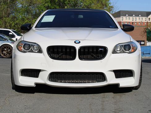 Used 2016 BMW M5 RWD image 2