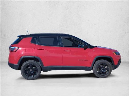 Used 2023 Jeep Compass Trailhawk image 4