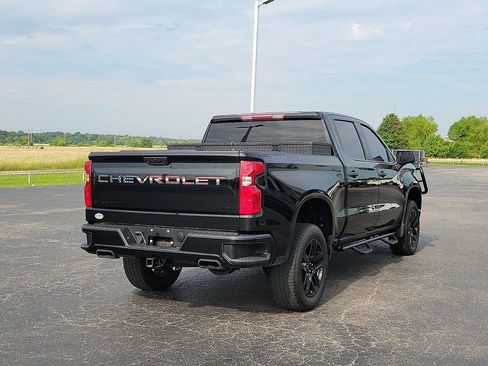 Used 2024 Chevrolet Silverado 1500 Custom Trail Boss w/ Midnight Edition AWD/4WD image 5