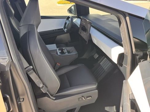 Used 2024 Tesla Cybertruck AWD Crew Cab image 7