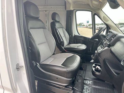 Used 2025 RAM ProMaster 2500 w/ Convenience Group FWD image 24