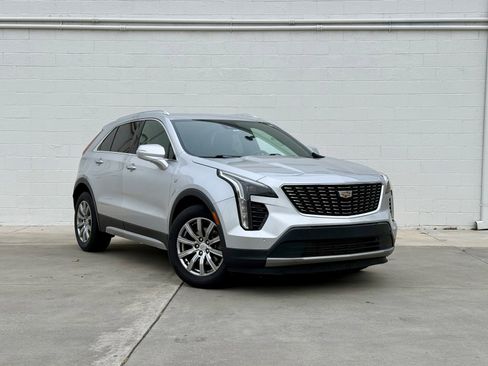 Used 2021 Cadillac XT4 Premium Luxury image 1