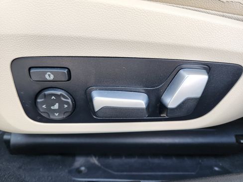 Used 2021 BMW 330i xDrive Sedan w/ Convenience Package image 15