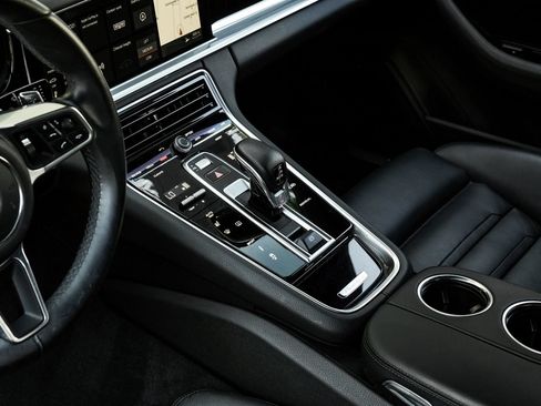 Used 2018 Porsche Panamera 4 AWD/4WD image 26