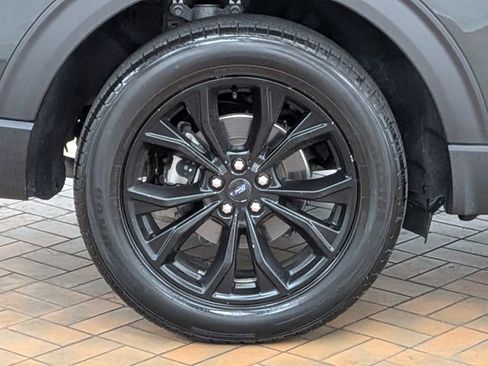 Certified 2022 Ford Explorer XLT w/ Equipment Group 202A image 10