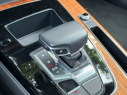 Used 2021 Audi Q5 Prestige w/ Prestige Package image 27