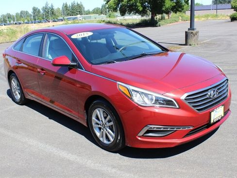 Used 2015 Hyundai Sonata SE FWD image 1