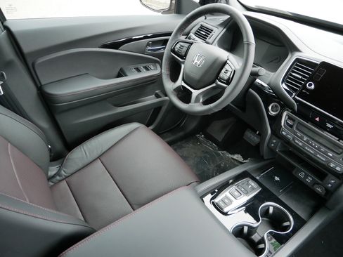 New 2026 Honda Ridgeline Black Edition image 9