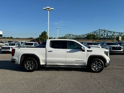 Used 2023 GMC Sierra 1500 SLT w/ SLT Premium Package AWD/4WD image 7