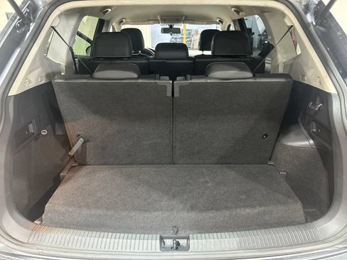 Used 2021 Volkswagen Tiguan SE FWD image 18