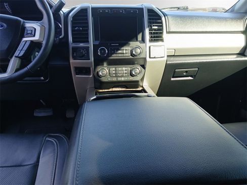 Certified 2019 Ford F250 Lariat w/ Chrome Package image 11