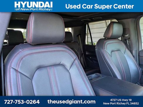 Used 2023 Ford Expedition Limited image 6