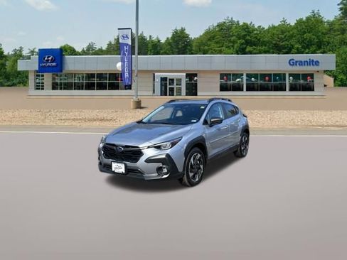 Used 2025 Subaru Crosstrek 2.5i Limited AWD/4WD image 3