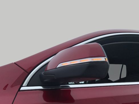 Used 2023 GMC Acadia SLE w/ Driver Convenience Package image 31