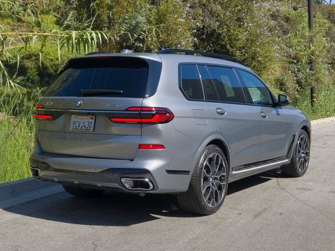 Used 2023 BMW X7 xDrive40i w/ M Sport Package image 5