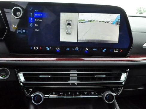 Used 2025 Chevrolet Traverse Z71 w/ Driver Confidence Package AWD/4WD image 34