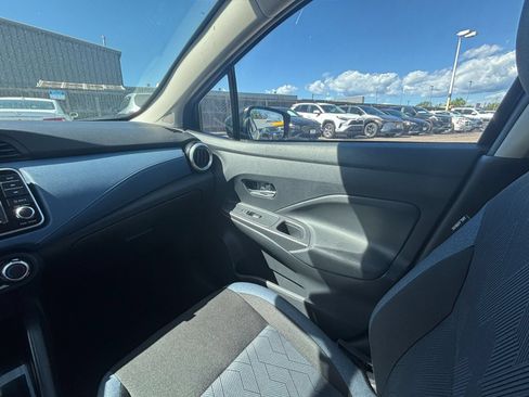 Used 2025 Nissan Versa SV FWD image 32