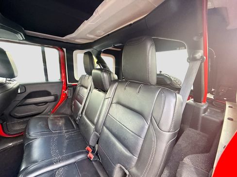 Used 2022 Jeep Wrangler Unlimited Sahara AWD/4WD image 27