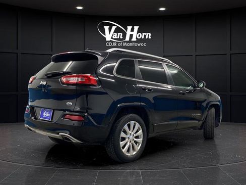 Used 2017 Jeep Cherokee Overland w/ Technology Group AWD/4WD image 7