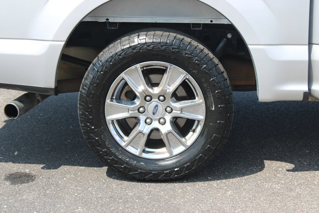 Used 2017 Ford F150 XLT w/ Equipment Group 302A Luxury RWD image 12