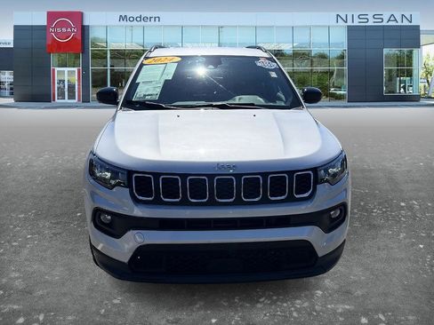 Used 2024 Jeep Compass Latitude AWD/4WD image 2
