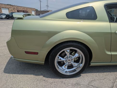 Used 2005 Ford Mustang GT Premium RWD image 31