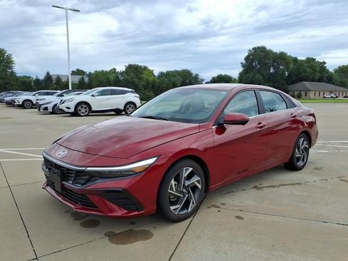 Certified 2024 Hyundai Elantra Limited FWD image 1